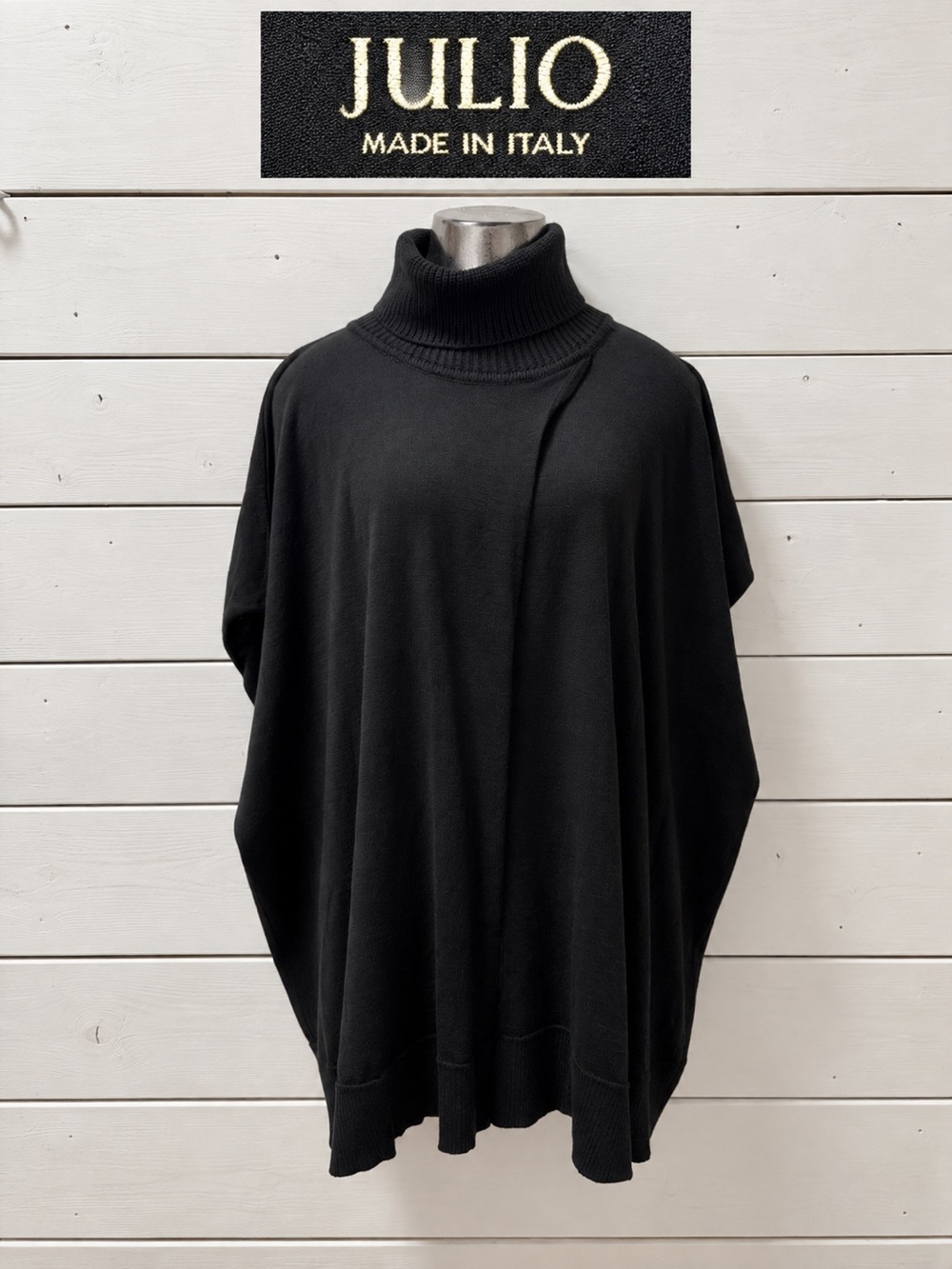 JULIO Made in Italy – Wool Blend Turtleneck Poncho – One Size – Black